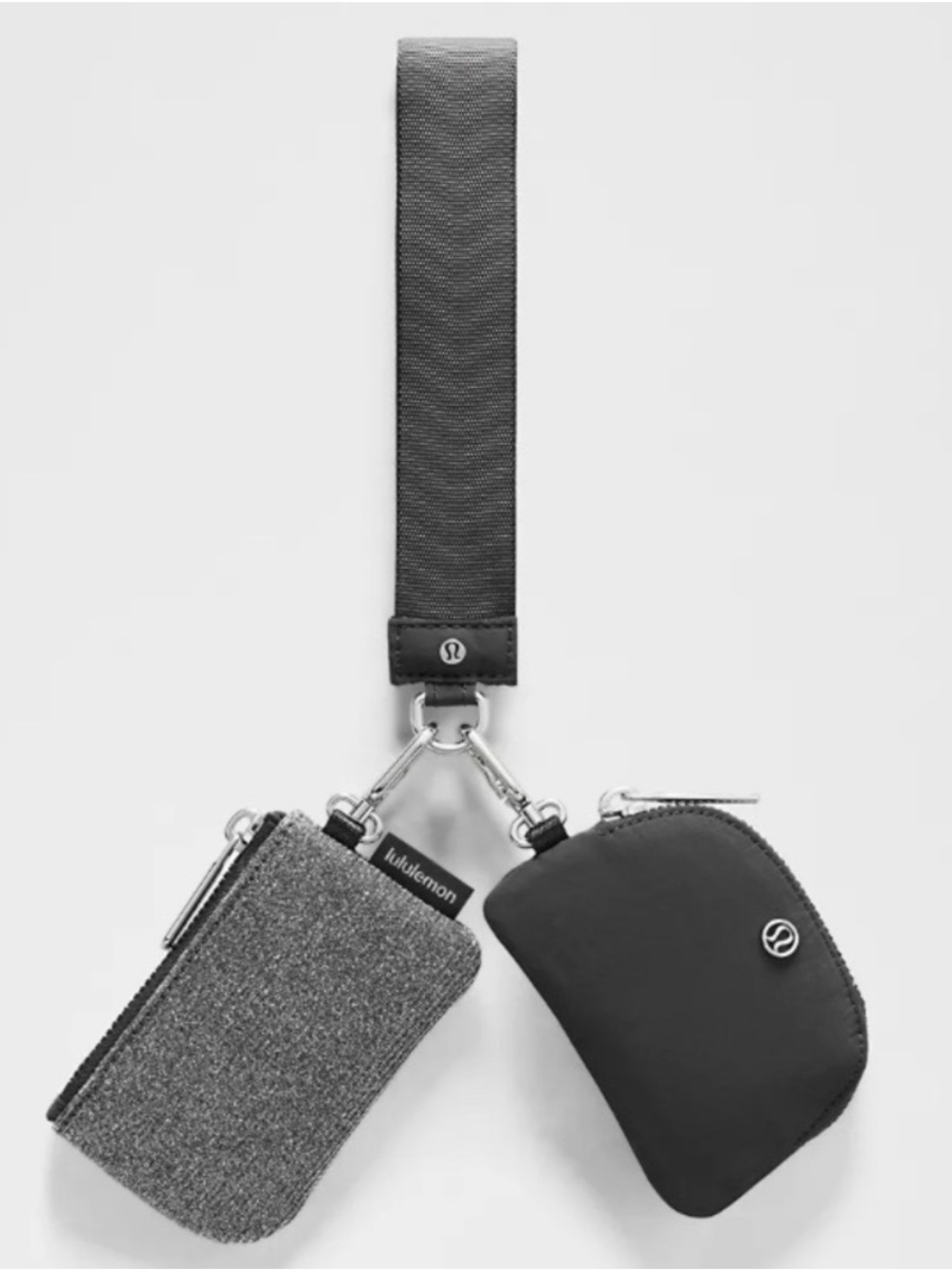 Lululemon Dual Pouch Wristlet *Glitter
Dark Silver / Graphite Grey / Silver